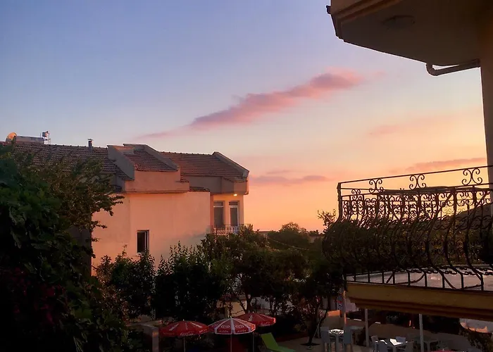 Sunset מלון דירות 4*