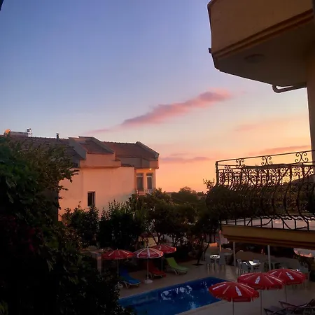 Sunset מלון דירות 4*